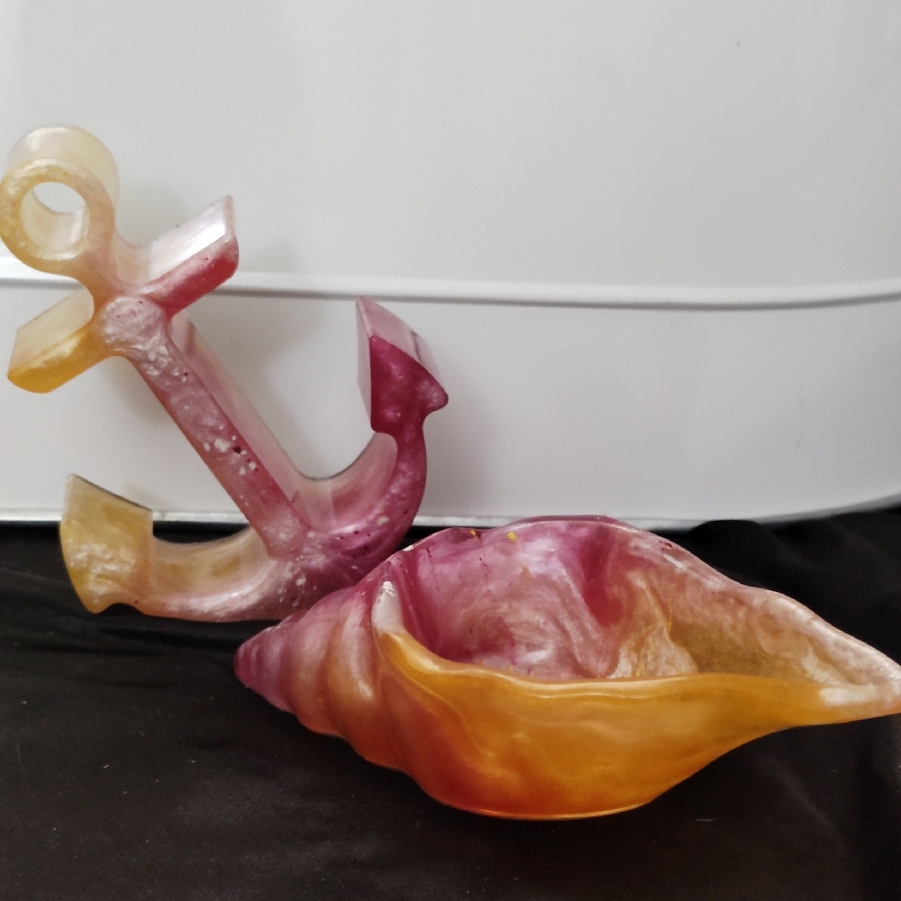 Multicolor Anchor and Shell Art Decor